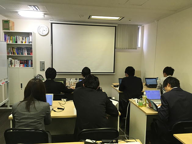 来週には試験が待っているので、真剣!!!